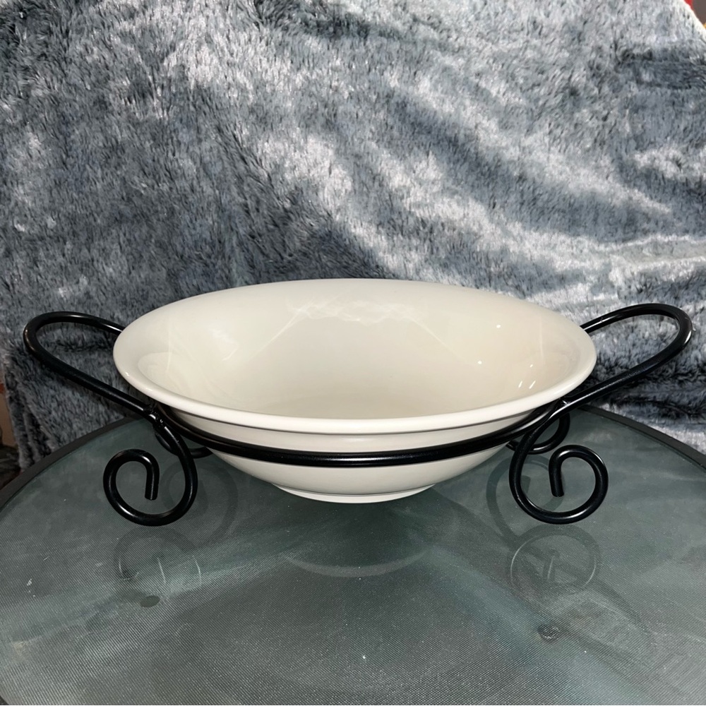 Traditions Ivory Large Pasta or salad Serving beige Bowl With black Rack